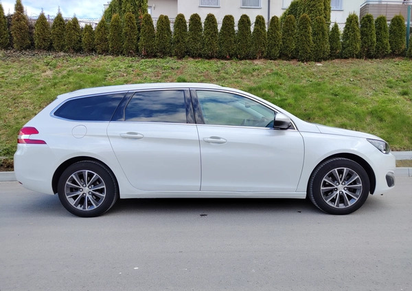 Peugeot 308 cena 43500 przebieg: 126150, rok produkcji 2017 z Rzeszów małe 667